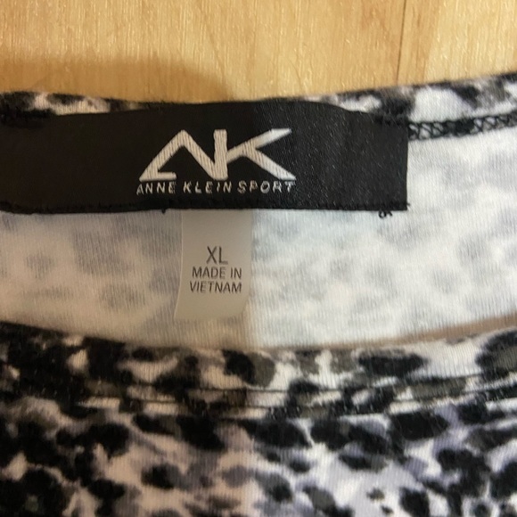 Anne Klein Sport Shirt - Picture 2 of 3